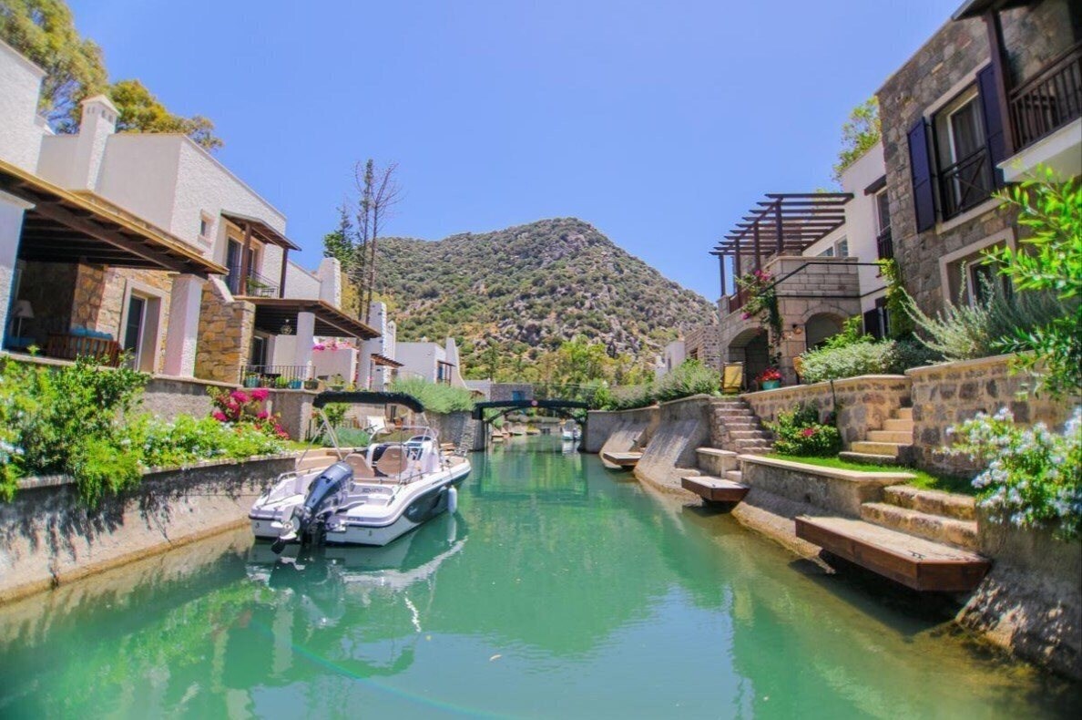 Апартаменти Anthaven Service Apartments 5*